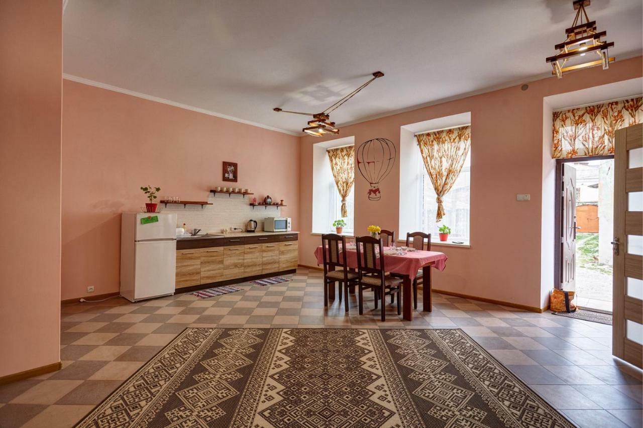 Sweet Home Kamianets-Podilsky Extérieur photo