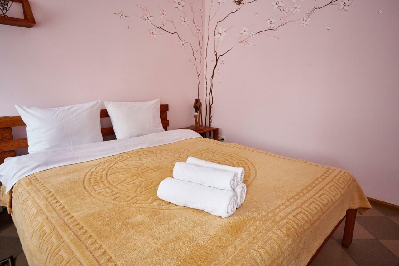 Sweet Home Kamianets-Podilsky Extérieur photo