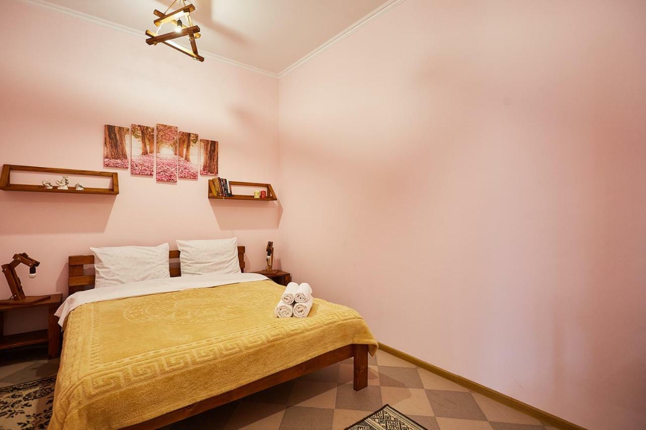 Sweet Home Kamianets-Podilsky Extérieur photo
