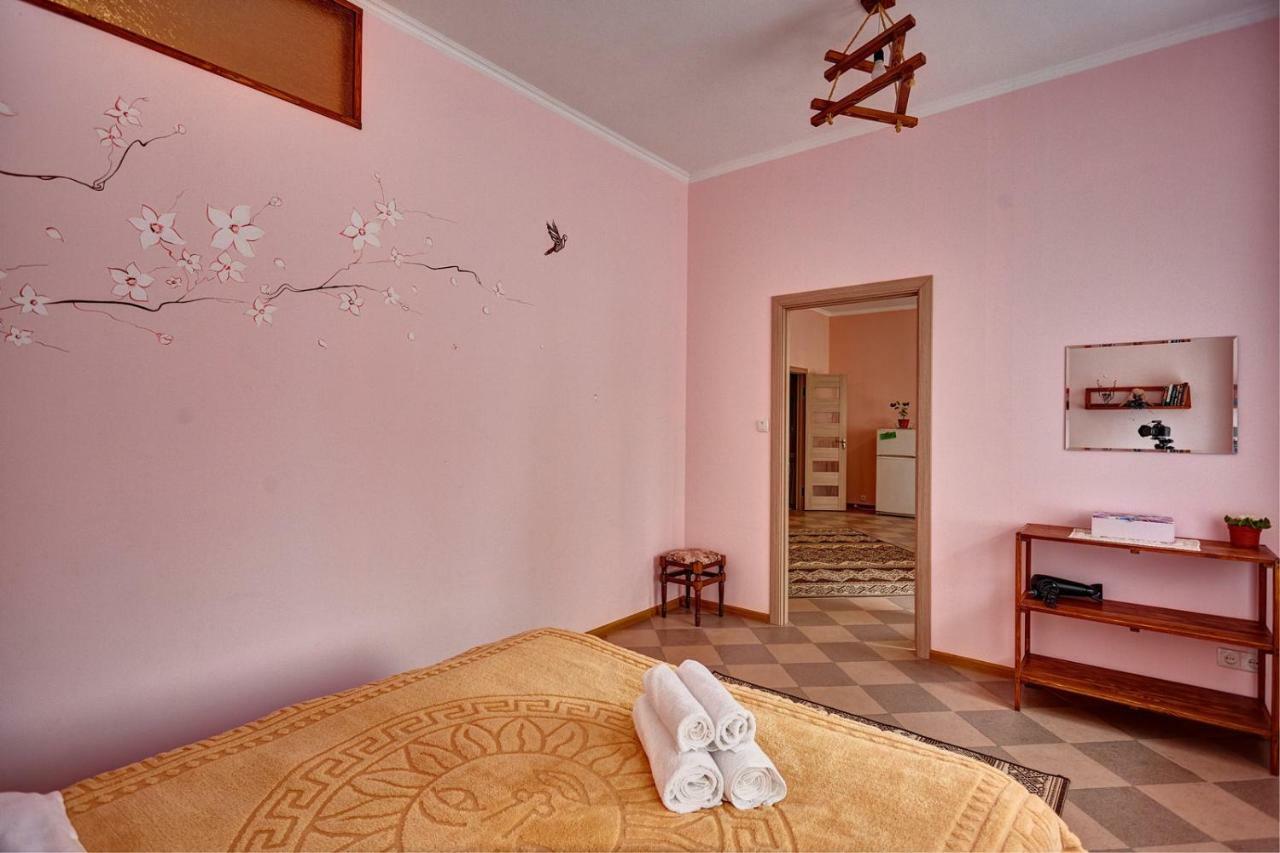 Sweet Home Kamianets-Podilsky Extérieur photo
